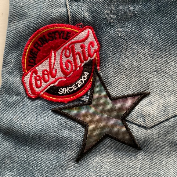 MO&Co Women’s Donald Duck Patches Jean Sz 30x22” K- Fashion Distressed Y2K Edgy - Picture 11 of 13